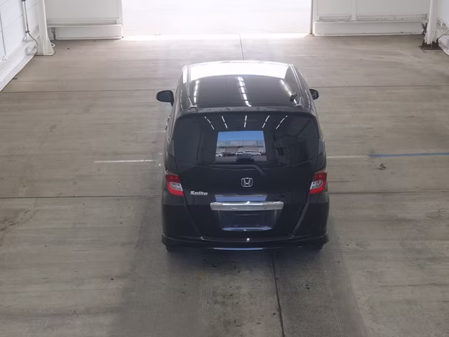 HONDA FREED SPIKE