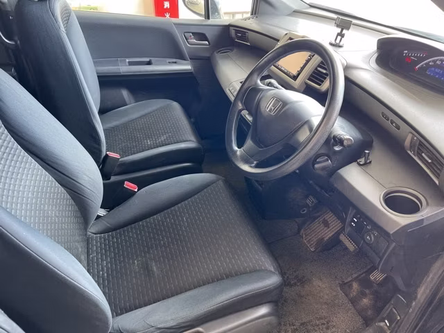 HONDA FREED SPIKE
