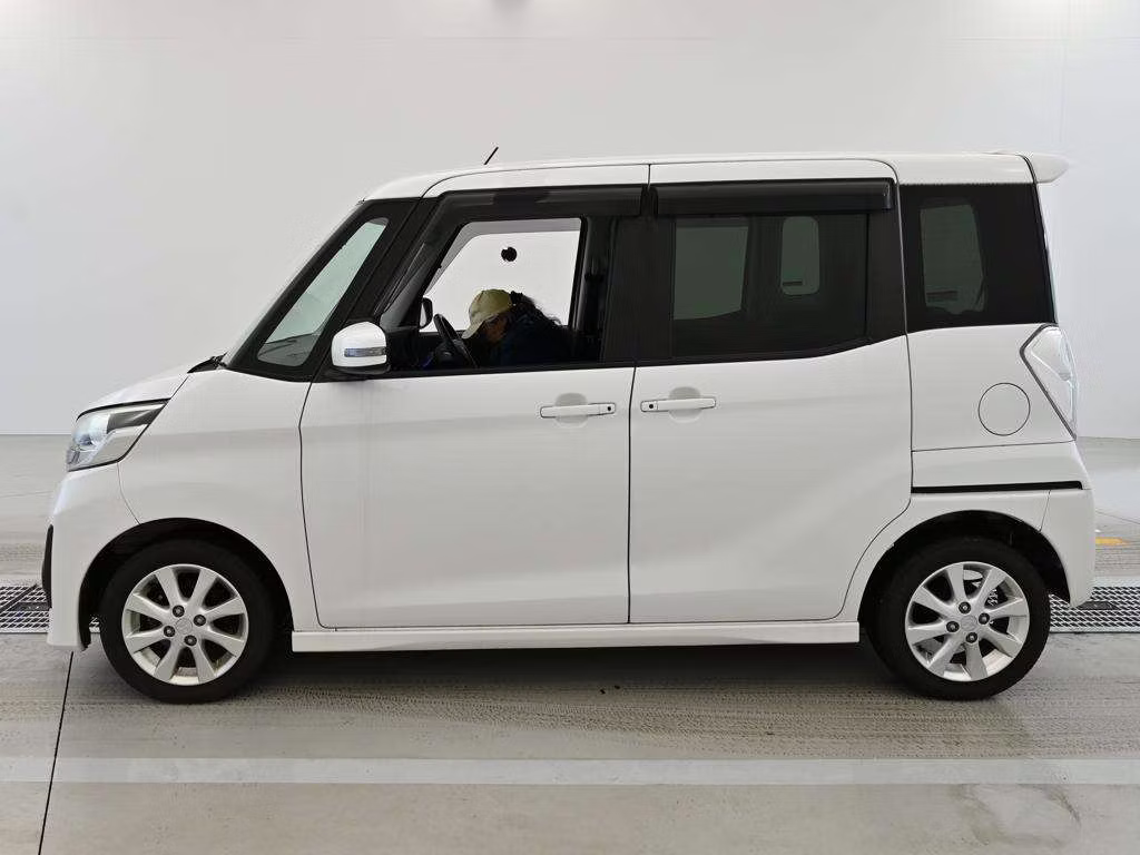 MITSUBISHI EK SPACE