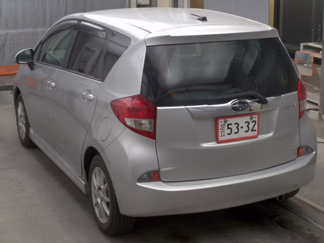 SUBARU TREZIA