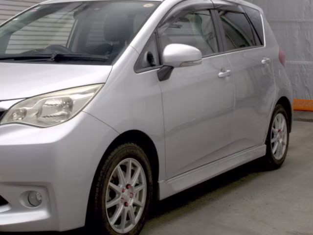 SUBARU TREZIA
