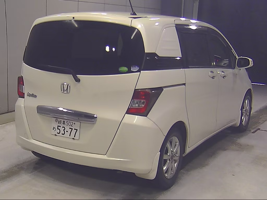 HONDA FREED SPIKE