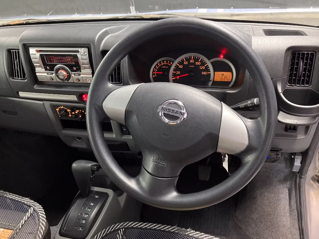 NISSAN CLIPPER