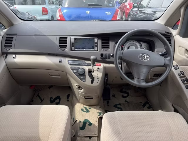 TOYOTA ISIS