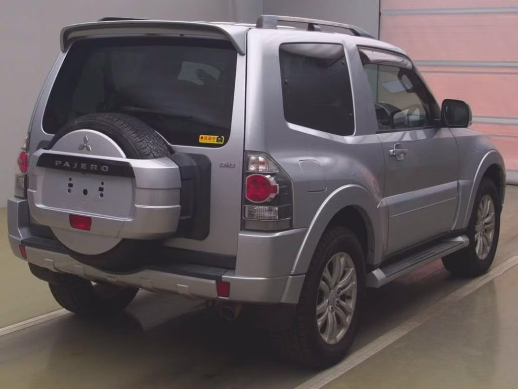 MITSUBISHI PAJERO