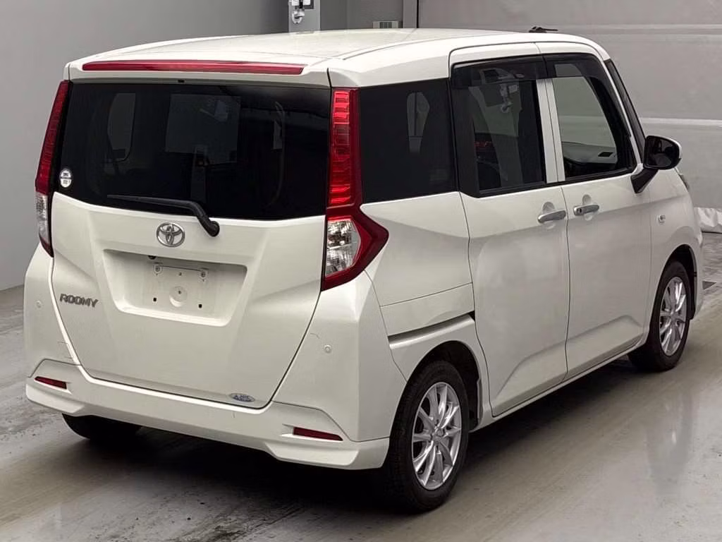 TOYOTA ROOMY