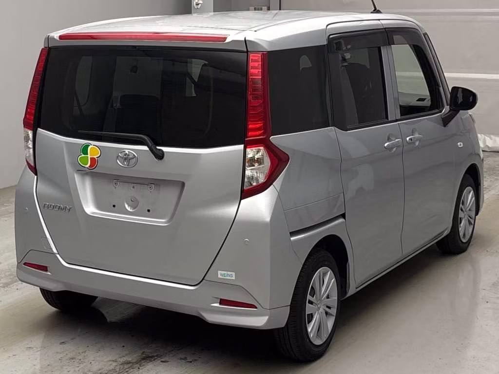 TOYOTA ROOMY
