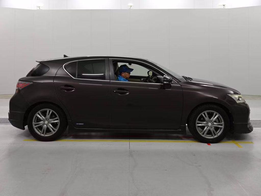 LEXUS CT200H