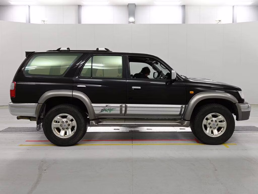 TOYOTA HILUX SURF