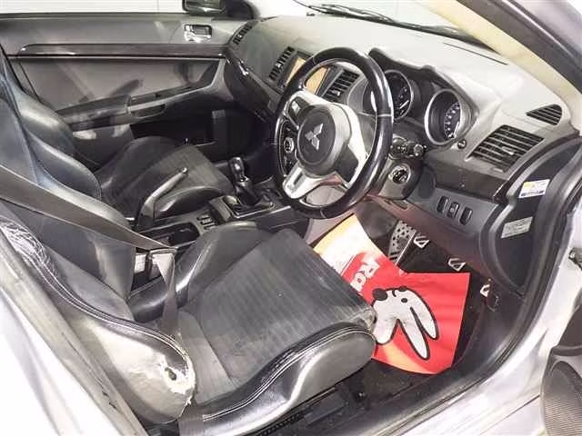 MITSUBISHI LANCER EVOLUTION