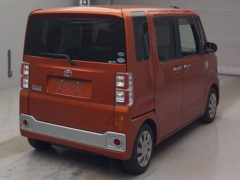 TOYOTA PIXIS MEGA