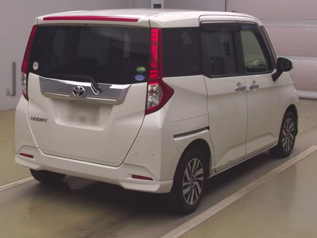TOYOTA ROOMY