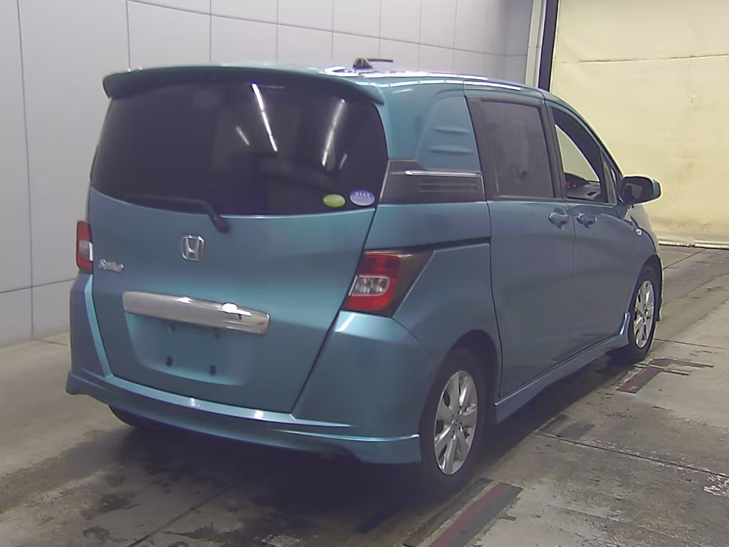 HONDA FREED SPIKE