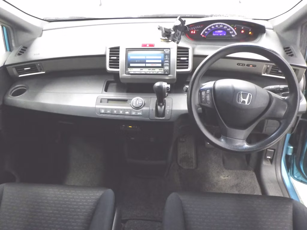 HONDA FREED SPIKE