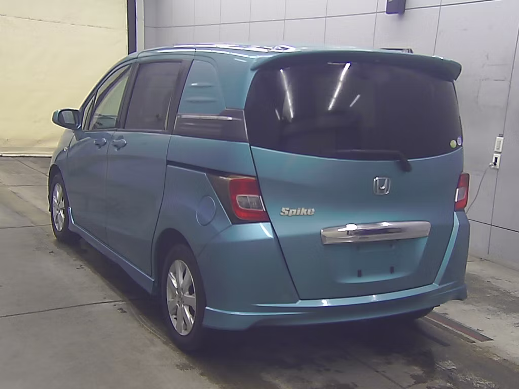 HONDA FREED SPIKE