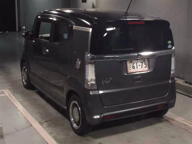 HONDA N-BOX SLASH