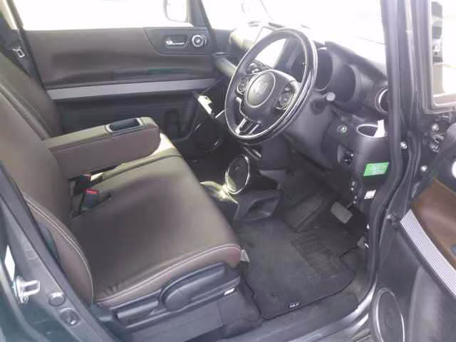 HONDA N-BOX SLASH