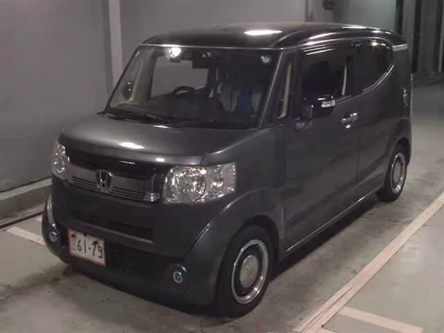 HONDA N-BOX SLASH