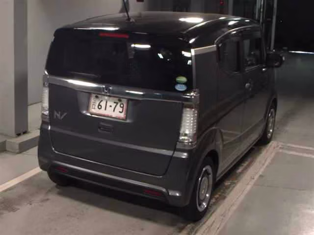 HONDA N-BOX SLASH