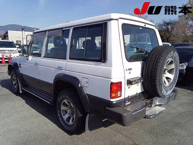 MITSUBISHI PAJERO