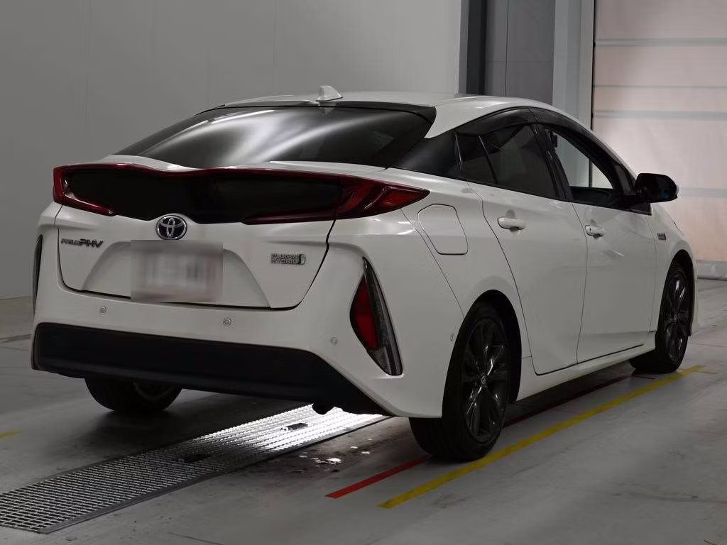 TOYOTA PRIUS PHV