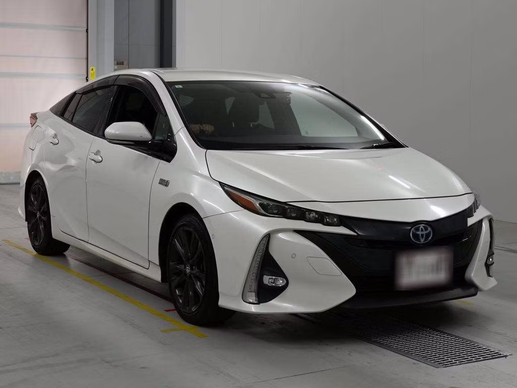 TOYOTA PRIUS PHV