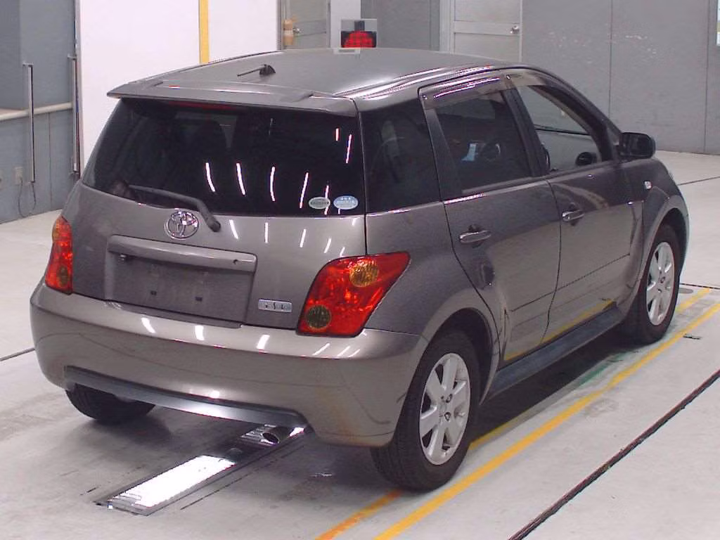 TOYOTA IST