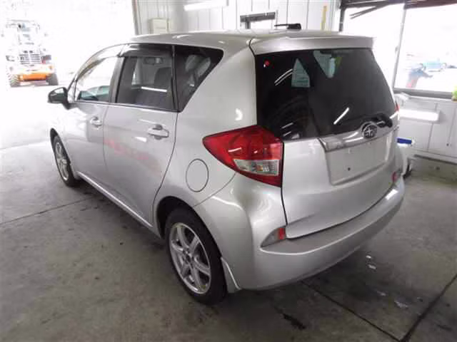 SUBARU TREZIA