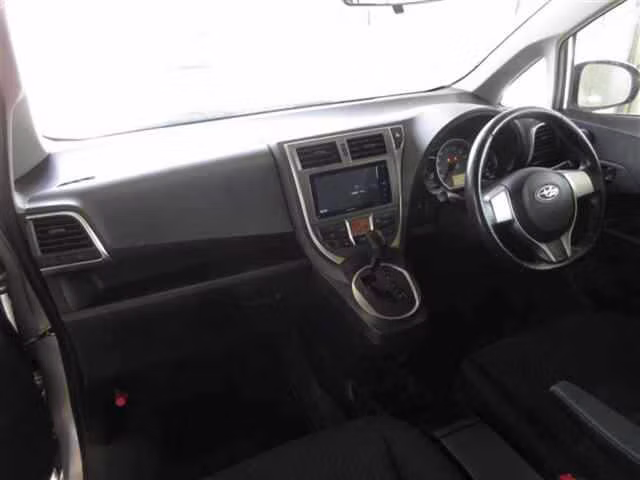 SUBARU TREZIA