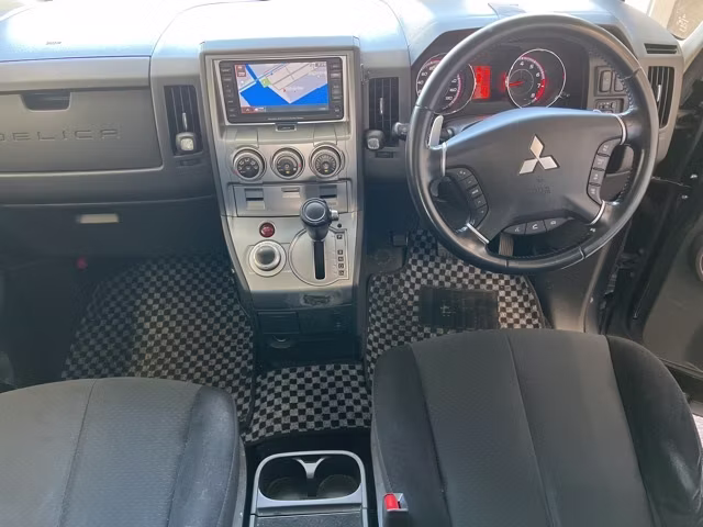 MITSUBISHI DELICA D:5