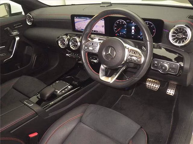 MERCEDES-BENZ CLA-CLASS