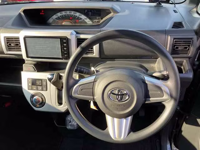 TOYOTA PIXIS MEGA
