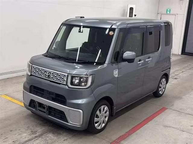 TOYOTA PIXIS MEGA