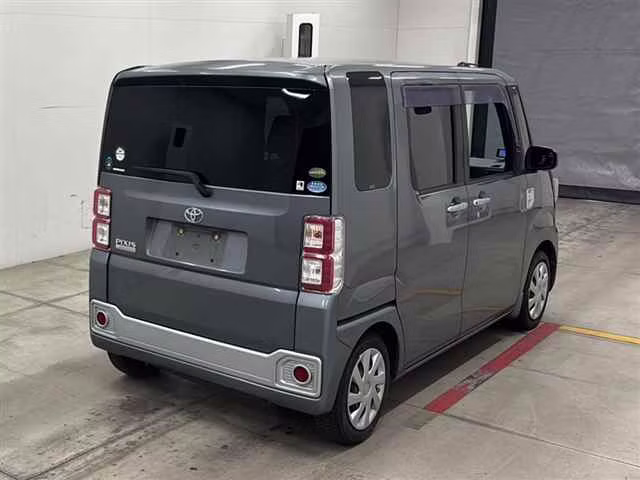 TOYOTA PIXIS MEGA