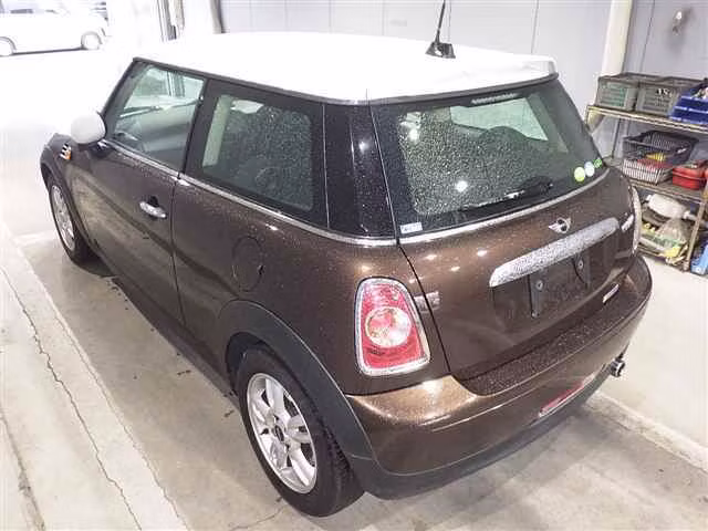 MINI HATCH