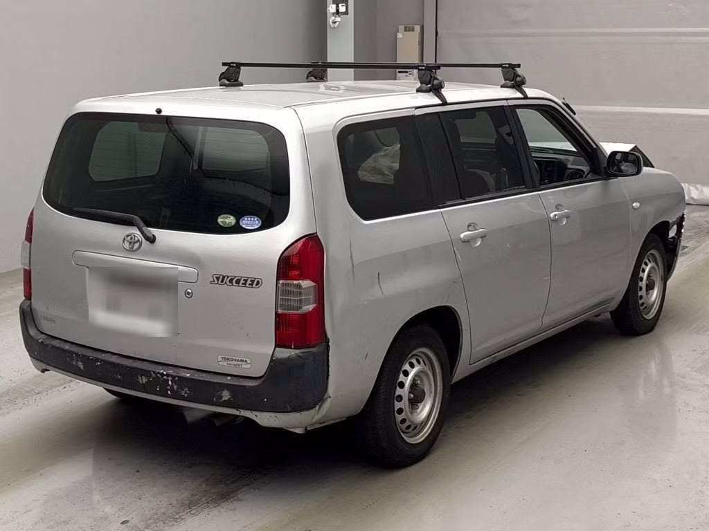 TOYOTA IST
