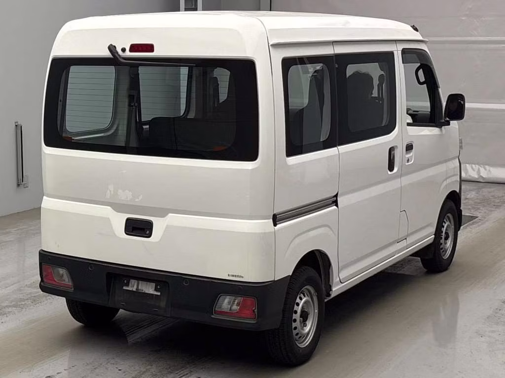 TOYOTA PIXIS VAN