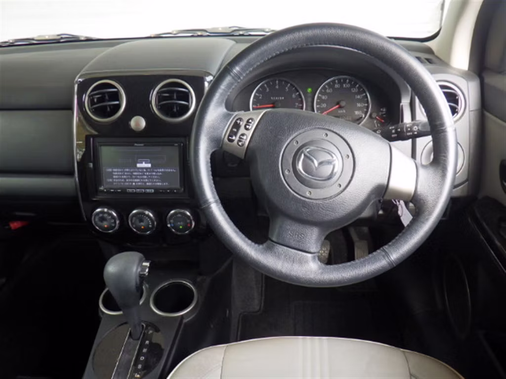 MAZDA VERISA