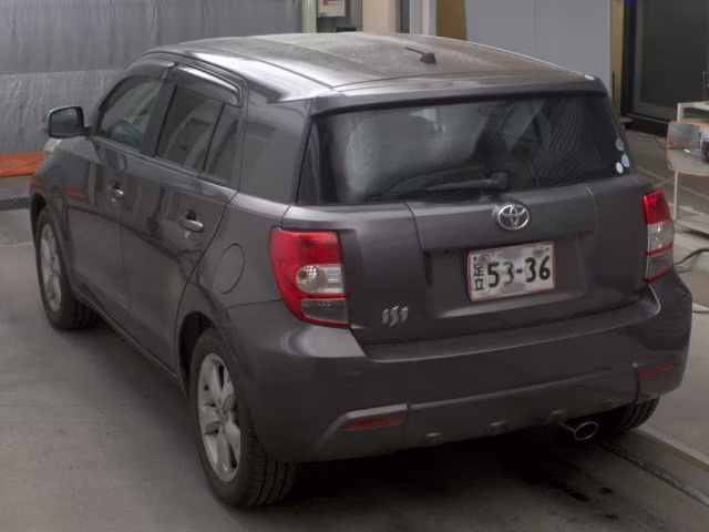 TOYOTA IST