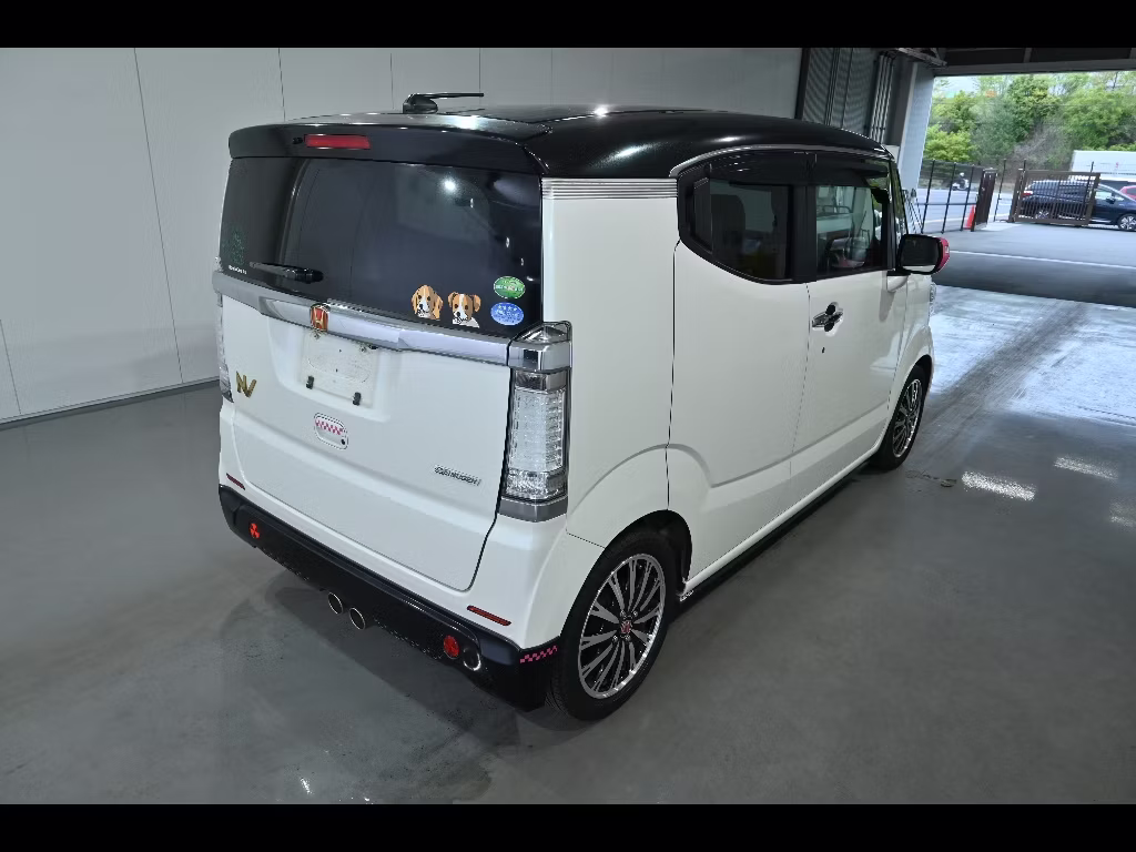 HONDA N-BOX SLASH