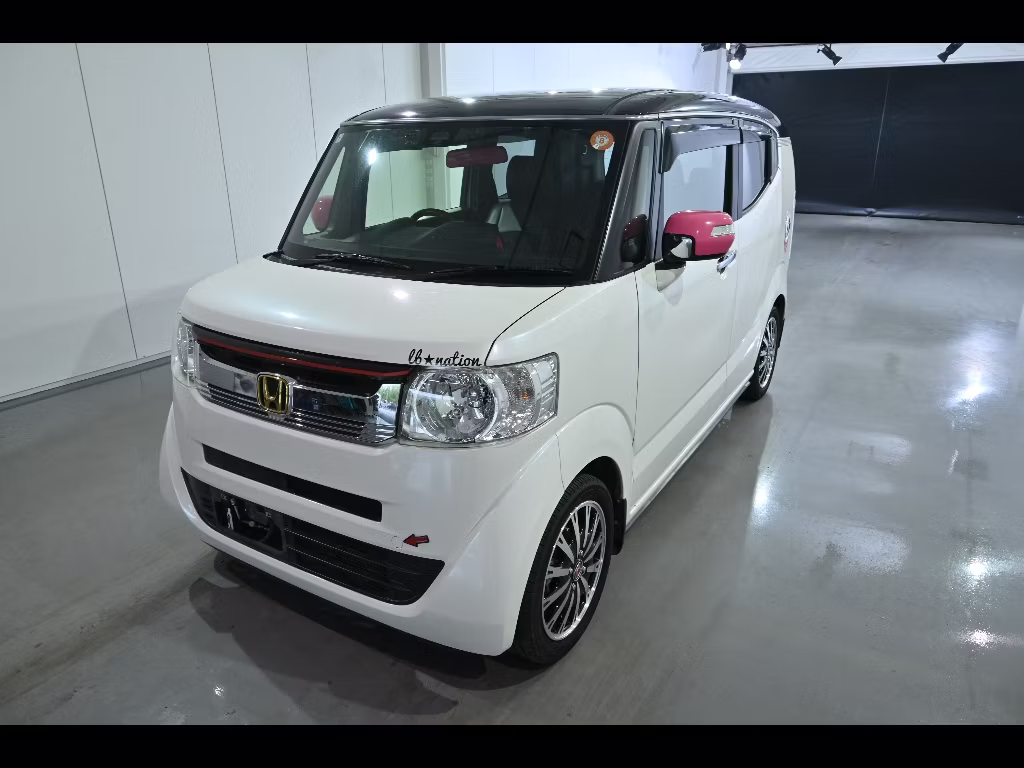 HONDA N-BOX SLASH