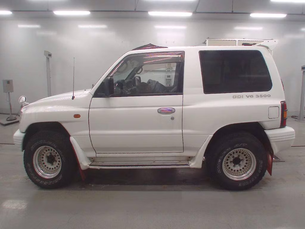 MITSUBISHI PAJERO