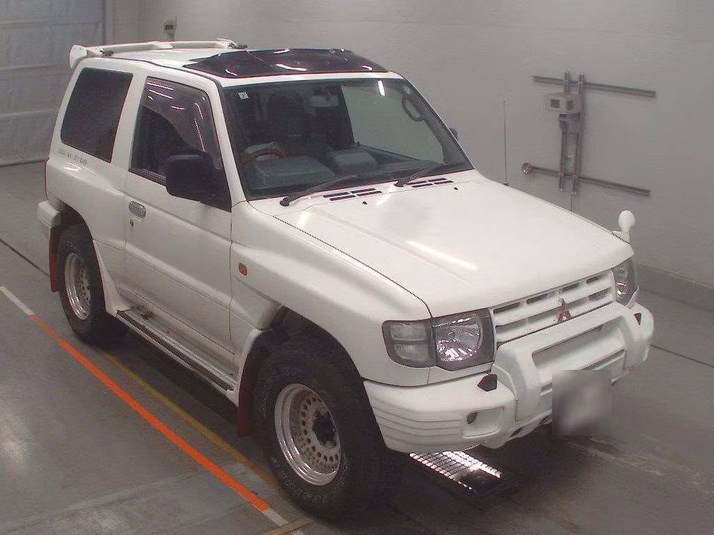 MITSUBISHI PAJERO