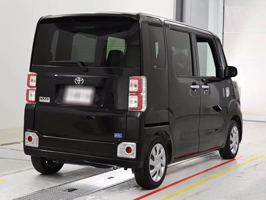 TOYOTA PIXIS MEGA