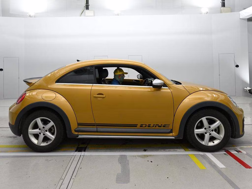 VOLKSWAGEN BEETLE