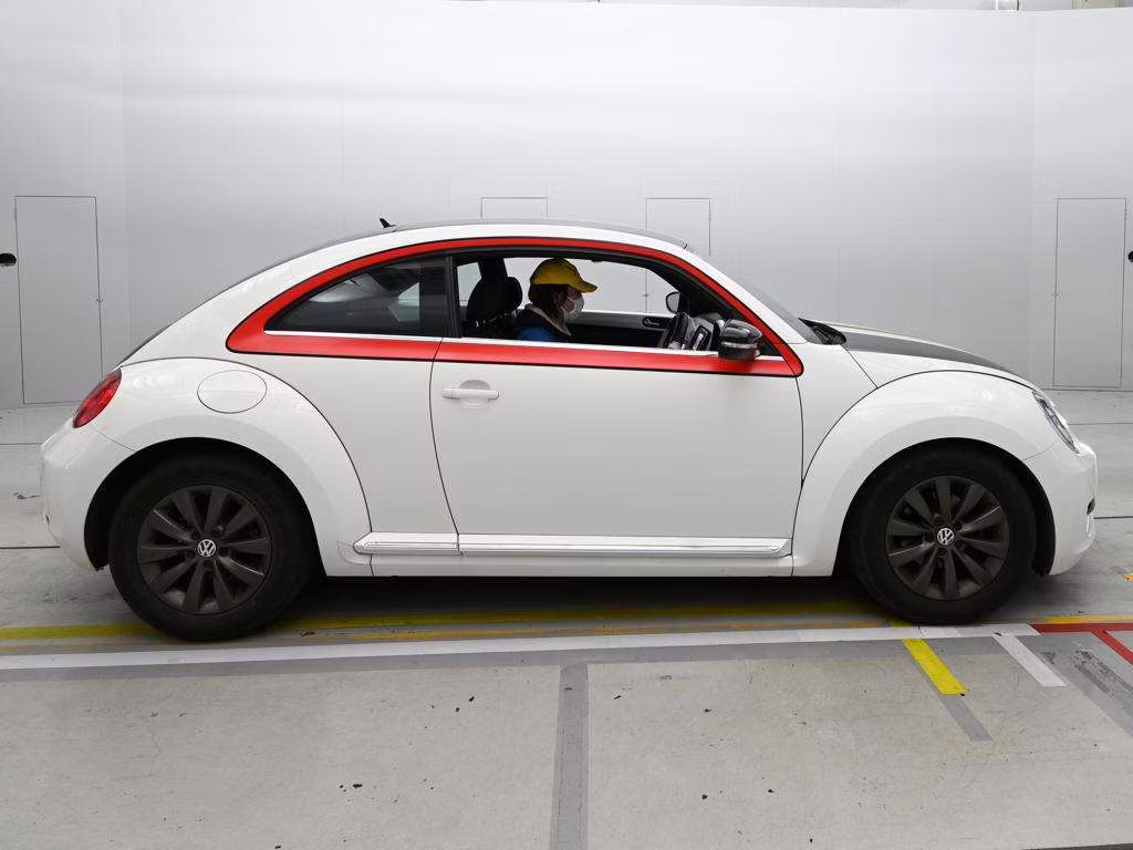 VOLKSWAGEN BEETLE