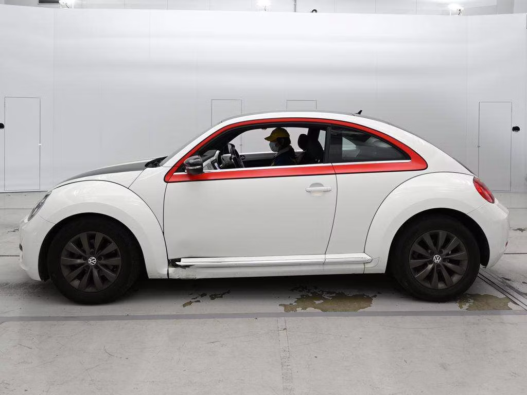 VOLKSWAGEN BEETLE