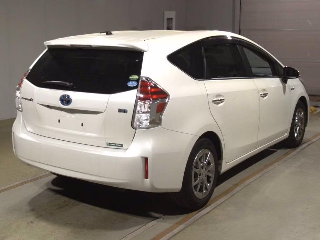 TOYOTA PRIUS ALPHA
