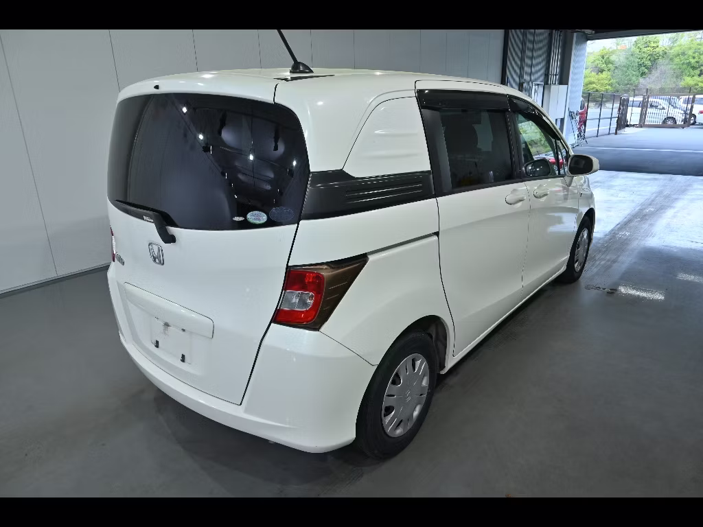 HONDA FREED SPIKE