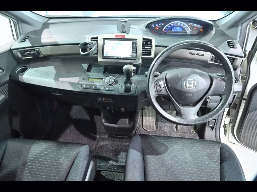 HONDA FREED SPIKE